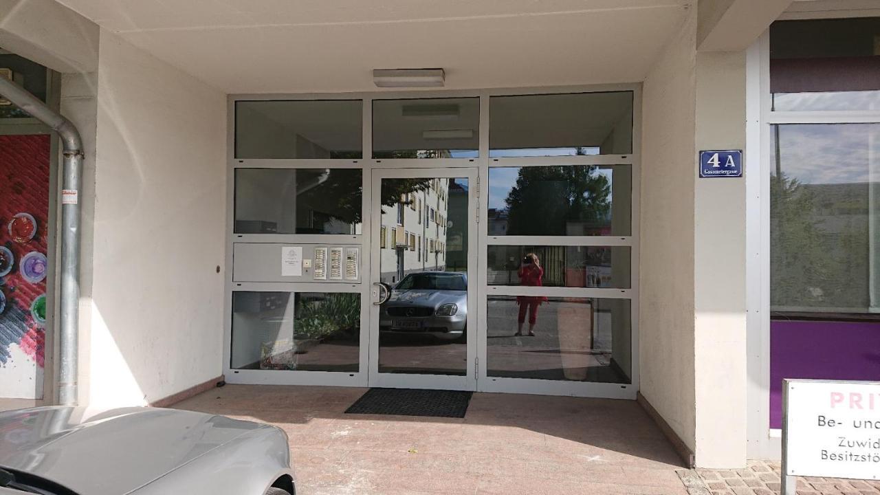 Wohnen Im Kolonialstil Inklusive Tiefgarage, Kontaktloser Check-In Κλάγκενφουρτ Εξωτερικό φωτογραφία